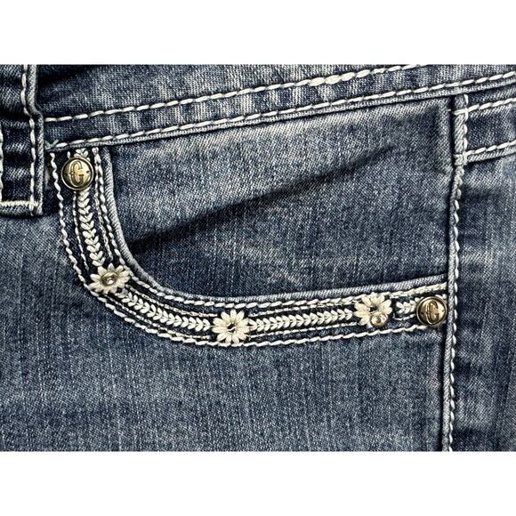 Rockin' C Women's Embroidered Pocket Bootcut Blue Denim Jeans - Size 28 (30x32) - Picture 2 of 6
